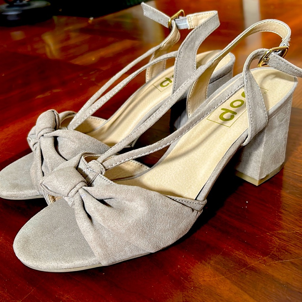 Sweet open toe suede like block heel sandals. New in the box, size 8